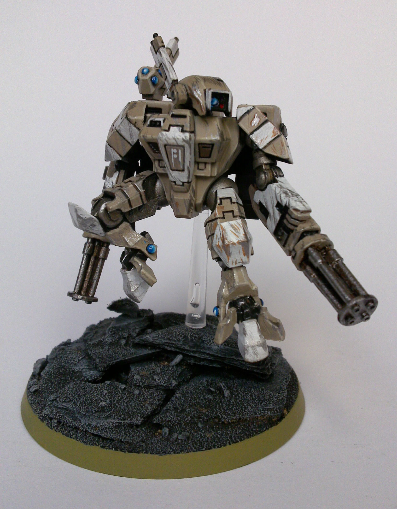 Tau Crisis Suit – OnTableTop – Home of Beasts of War